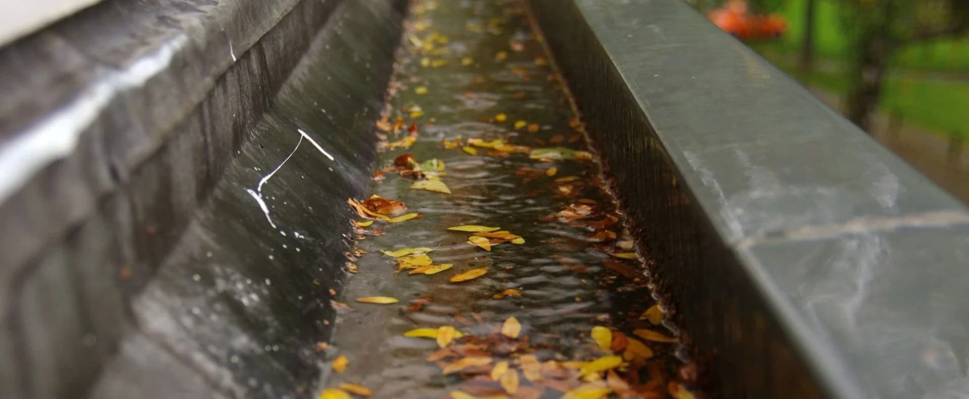 5 inch gutter installation by Midcon Exteriors